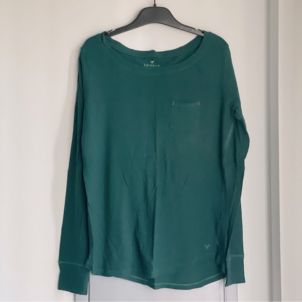 💗 AMERICAN EAGLE Forest Green Long Sleeve Tee